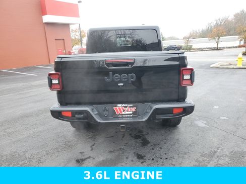 Certified 2022 Jeep Gladiator Overland image 5