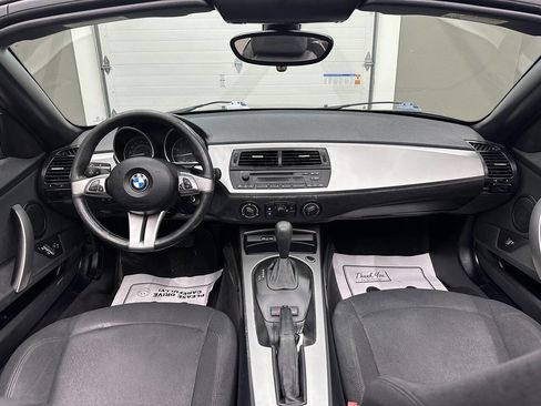 Used 2005 BMW Z4 2.5i image 20