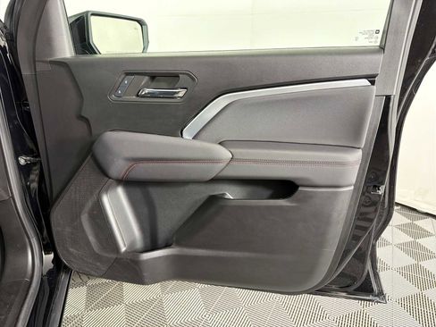 Used 2024 Chevrolet Colorado Z71 w/ Z71 Convenience Package 2 image 12