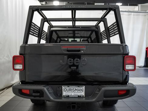 Used 2023 Jeep Gladiator Sport AWD/4WD image 5