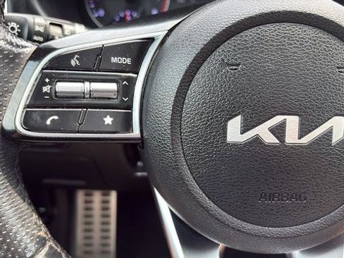 Used 2022 Kia Forte GT-Line w/ GT-Line Premium Package FWD image 9