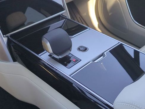 New 2026 Land Rover Range Rover SE AWD/4WD image 9