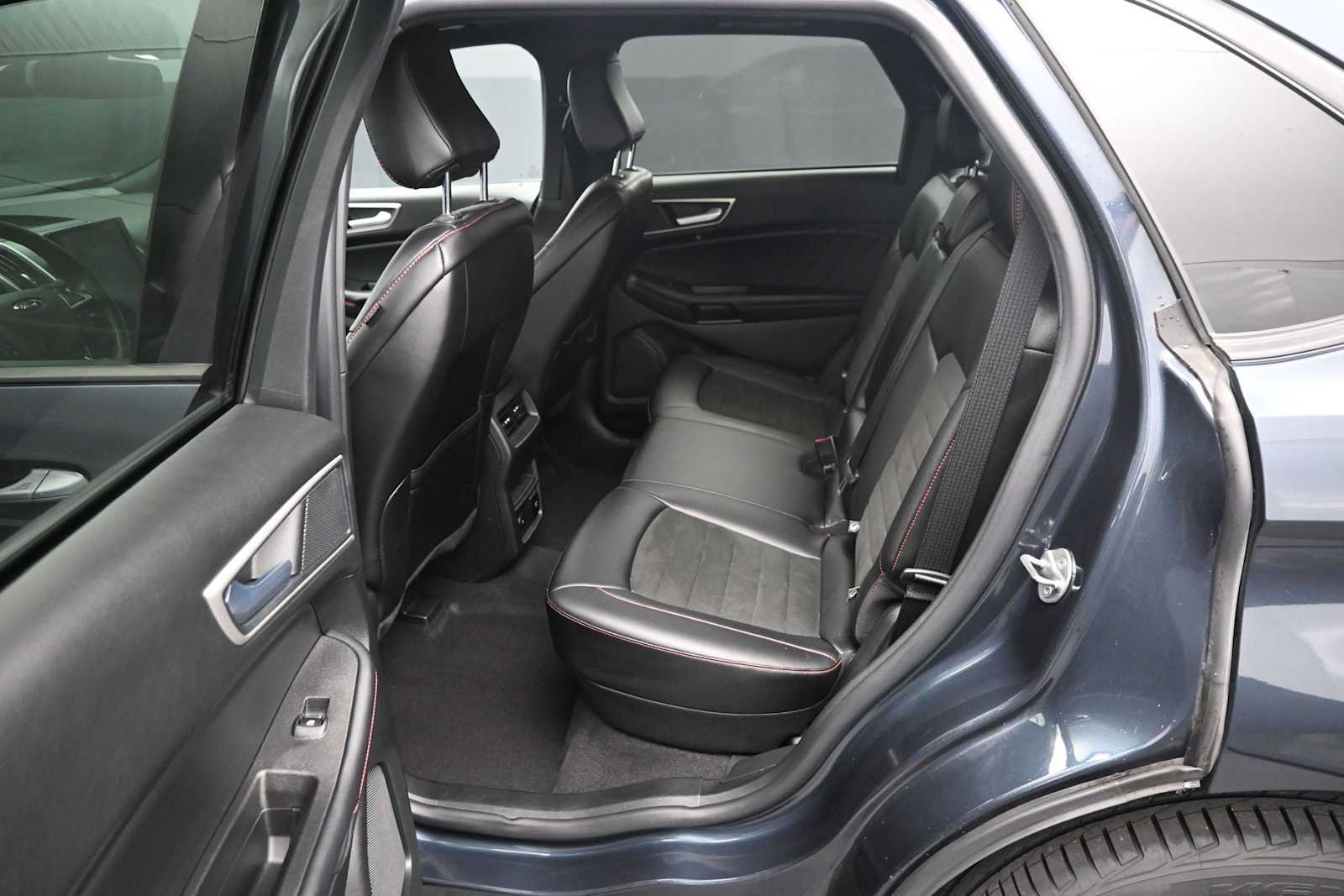 Used 2024 Ford Edge ST-Line AWD/4WD image 28