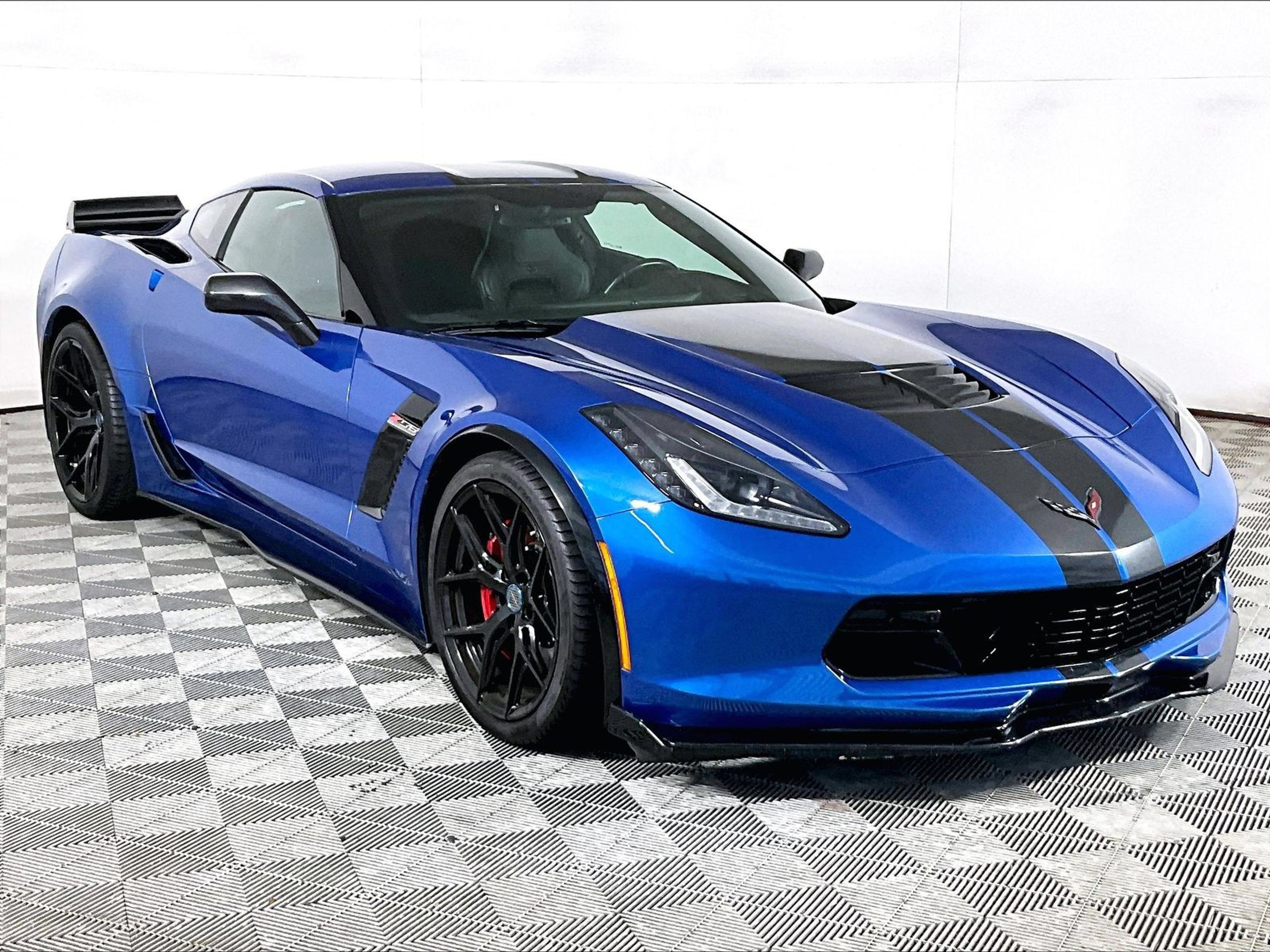 Used 2016 Chevrolet Corvette Z06 w/ 2LZ Preferred Equipment Group RWD image 7