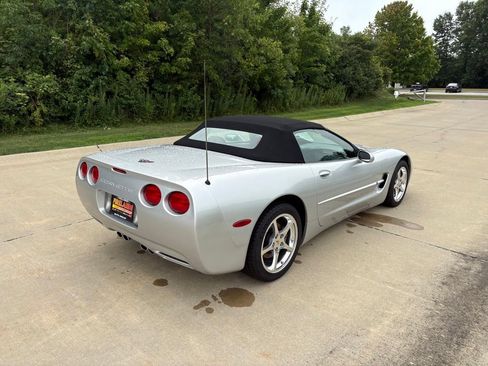 Used 2001 Chevrolet Corvette Convertible w/ Preferred Equipment Group2 RWD image 9