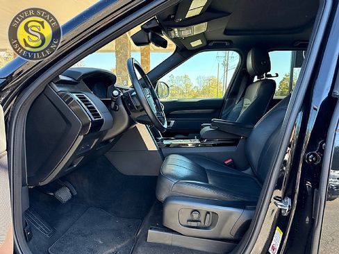 Used 2018 Land Rover Discovery HSE image 11