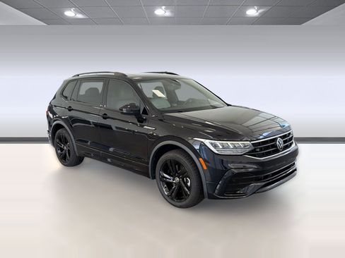 Used 2023 Volkswagen Tiguan SE R-Line FWD image 7