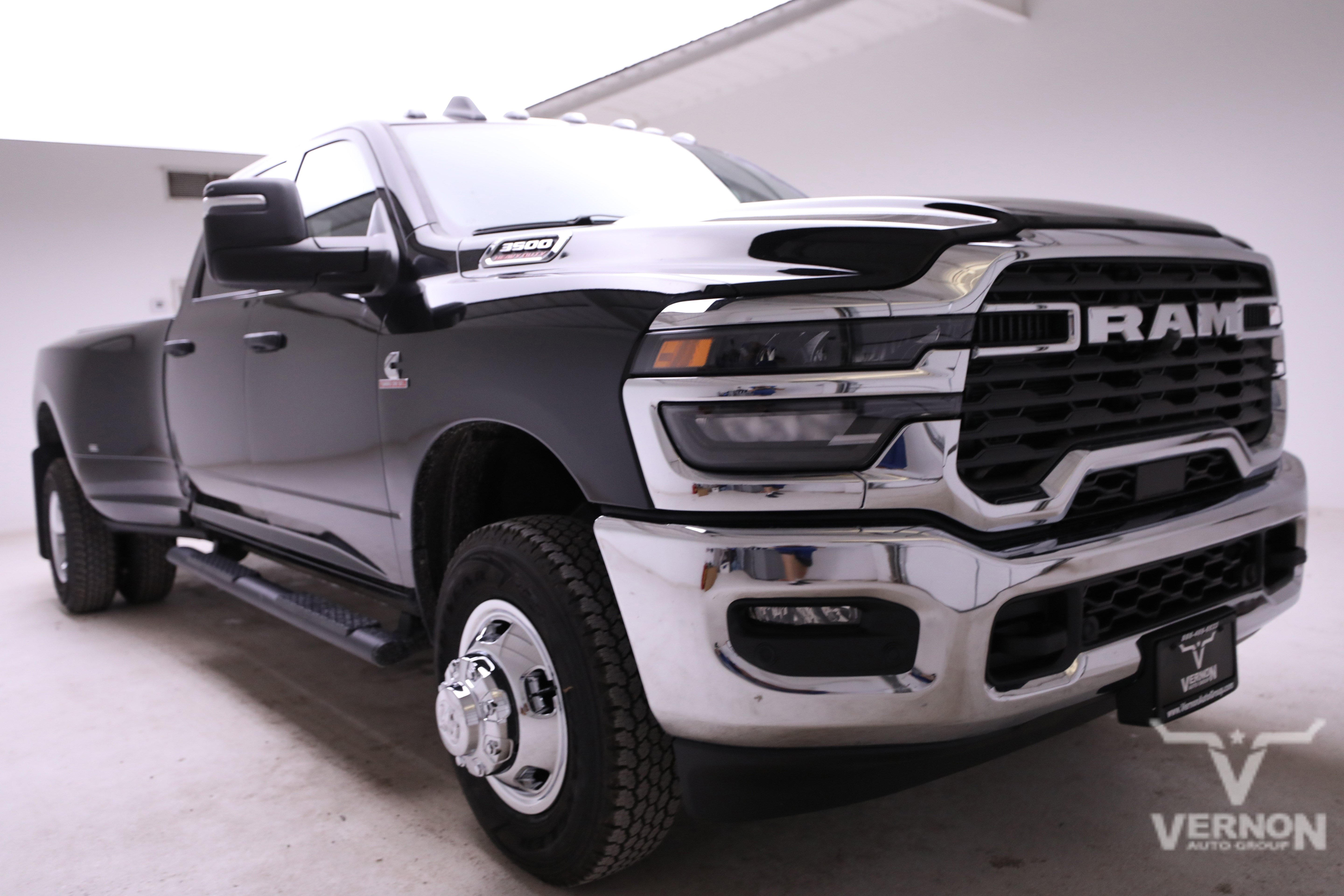 New 2026 RAM 3500 Tradesman AWD/4WD image 7