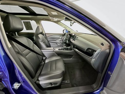 Used 2023 Nissan Rogue SL w/ SL Premium Package image 34