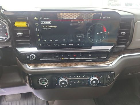 Used 2023 GMC Sierra 1500 SLE AWD/4WD image 17