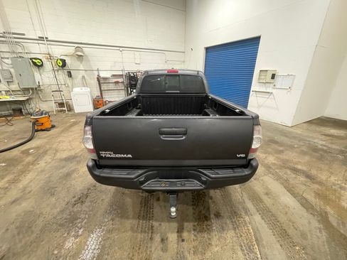 Used 2011 Toyota Tacoma Base w/ TRD Sport Pkg image 39