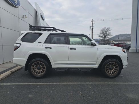 Used 2021 Toyota 4Runner Limited image 2