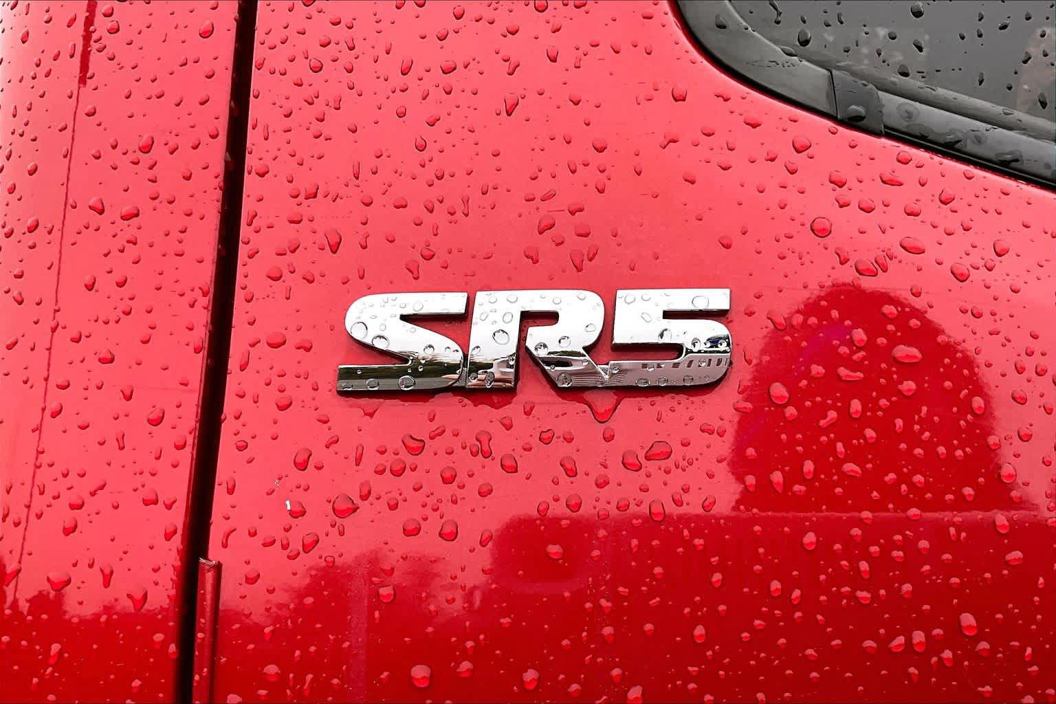 Used 2018 Toyota Tacoma SR5 AWD/4WD image 10