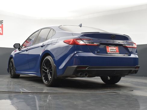 Used 2025 Toyota Camry SE w/ Convenience Package FWD image 28