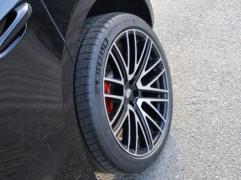 New 2026 Porsche Macan S image 36