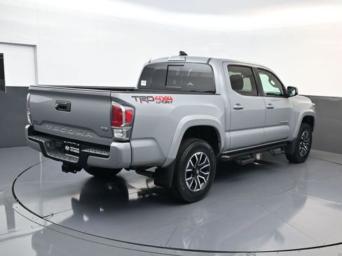 Used 2021 Toyota Tacoma TRD Sport AWD/4WD image 3