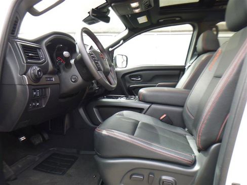 Used 2024 Nissan Titan PRO-4X w/ Pro-4x Convenience Package image 6