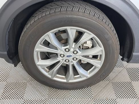 Used 2023 Ford Explorer Limited w/ Limited Technology Package AWD/4WD image 8