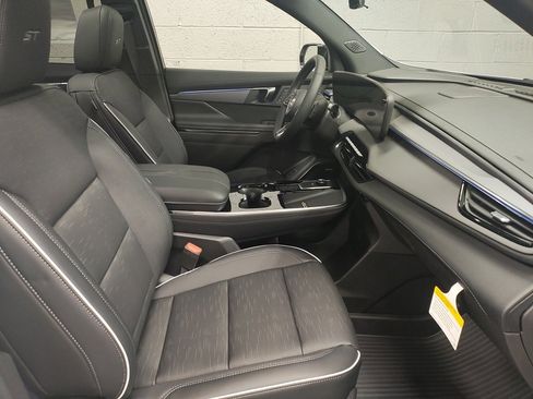 New 2026 Buick Enclave Sport Touring w/ Power Package image 7