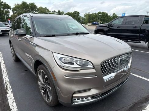 Used 2020 Lincoln Aviator Reserve w/ Equipment Group 202A AWD/4WD image 2