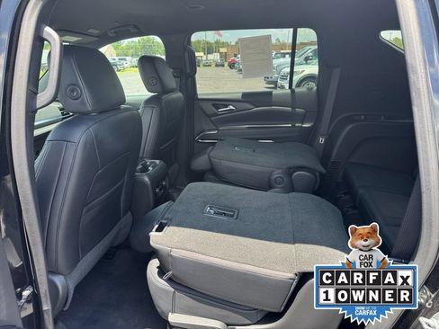 Used 2025 Chevrolet Traverse LT FWD image 31