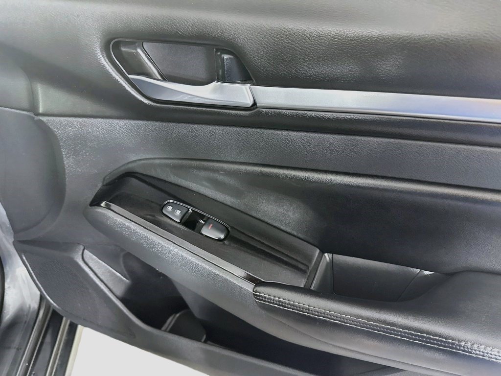 Used 2023 Nissan Altima 2.5 SV FWD image 30