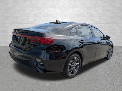 Used 2024 Kia Forte LXS w/ LXS Technology Package FWD image 2
