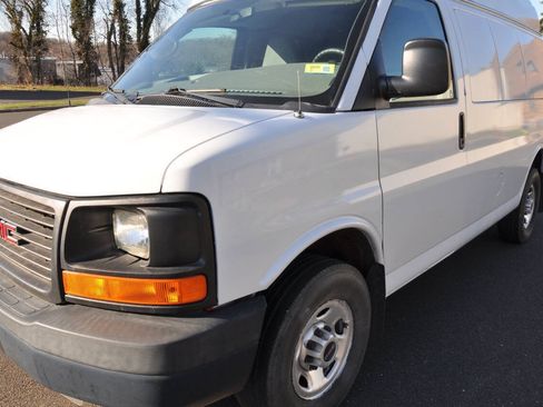 Used 2015 GMC Savana 2500 LS w/ Cold Climate Package RWD image 3