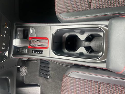 Certified 2026 Nissan Kicks SR FWD image 26