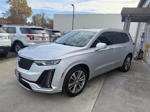 Used 2020 Cadillac XT6 Premium Luxury FWD image 3