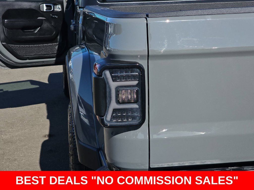 Used 2022 Jeep Gladiator Sport AWD/4WD image 40