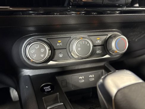 Used 2025 Nissan Kicks SV FWD image 16