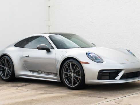 Used 2023 Porsche 911 Carrera T image 7