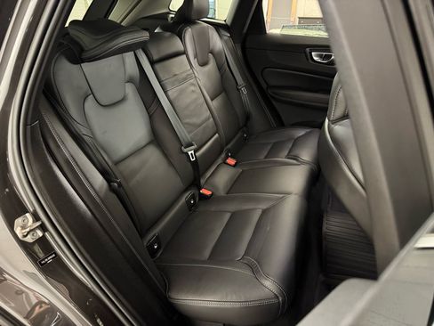 Used 2022 Volvo XC60 B5 Inscription w/ Advanced Package image 38