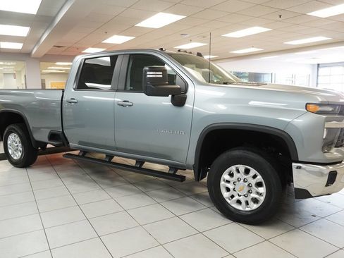 Used 2024 Chevrolet Silverado 3500 LT w/ Convenience Package AWD/4WD image 13