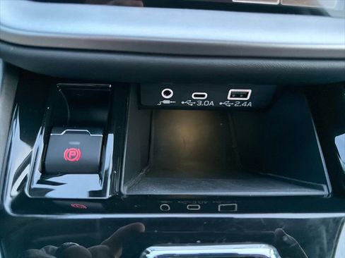 Used 2025 Subaru Outback Limited AWD/4WD image 38