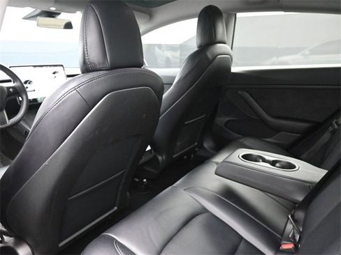 Used 2022 Tesla Model 3 Performance image 16