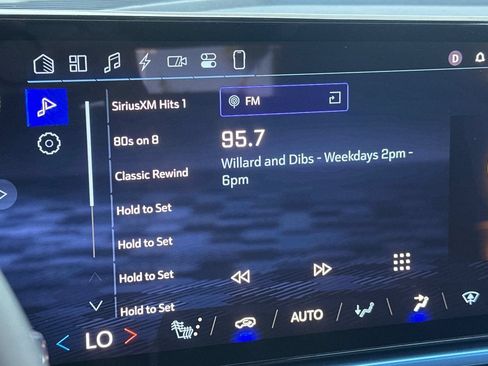 Used 2024 Chevrolet Equinox EV LT FWD image 25