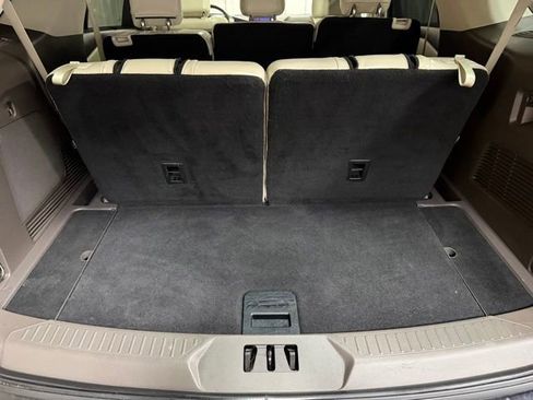 Used 2020 Ford Explorer Platinum w/ Premium Technology Package AWD/4WD image 22