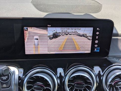 Used 2023 Mercedes-Benz GLB 250 image 14