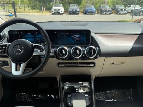 Used 2021 Mercedes-Benz GLA 250 4MATIC image 26