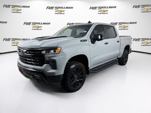 Used 2024 Chevrolet Silverado 1500 LT Trail Boss w/ LT Trail Boss Premium Package AWD/4WD image 3