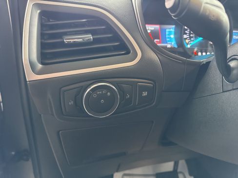 Certified 2023 Ford Edge SE w/ Black Appearance Package image 24