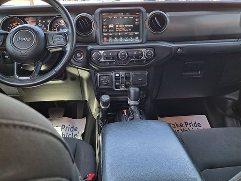 Used 2022 Jeep Gladiator Sport AWD/4WD image 3