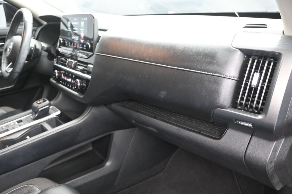 Used 2022 Nissan Pathfinder SL FWD image 25