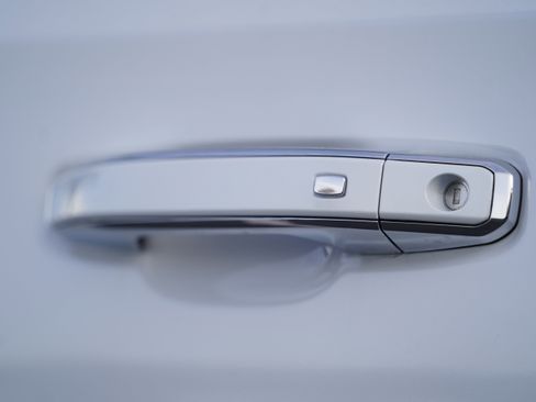 New 2026 Chevrolet Suburban High Country image 28