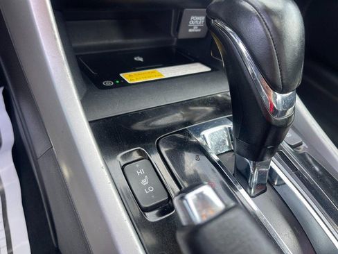 Used 2017 Honda Accord Touring image 24