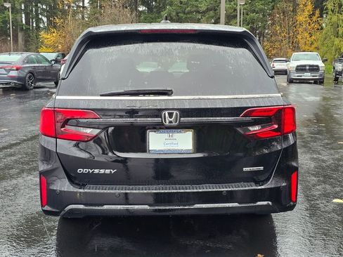 Certified 2026 Honda Odyssey Touring image 26