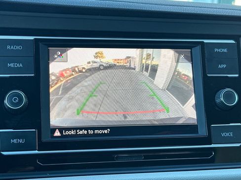 Used 2022 Volkswagen Jetta S image 19