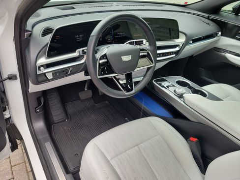Used 2024 Cadillac Lyriq Luxury RWD image 29